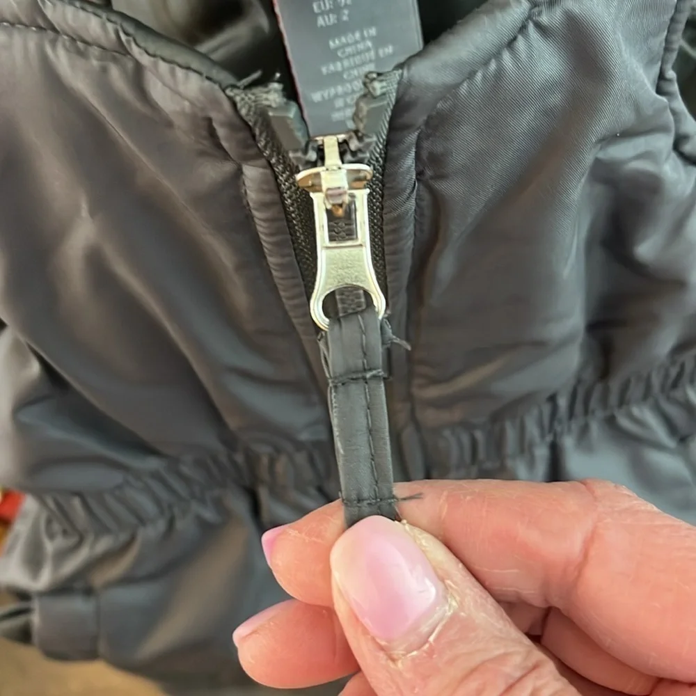 Tahari Boy’s Gray Snowpants Size 2T EUC - Picture 3 of 7